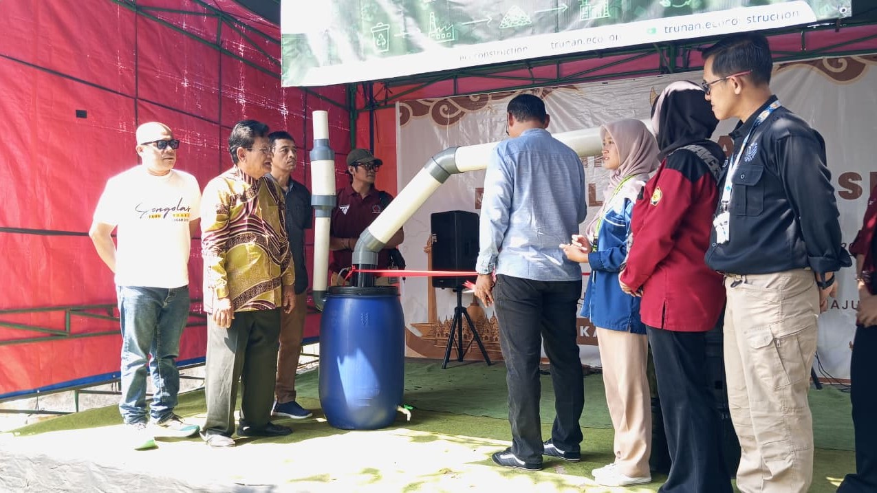 You are currently viewing Peresmian Alat Scrub Incinerator Karya Mahasiswa Untidar